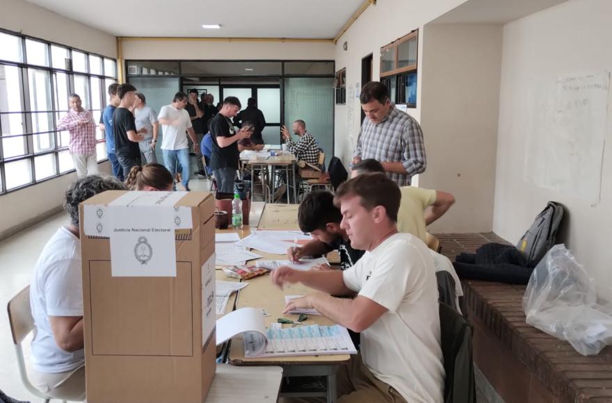 La Junta Electoral bonaerense oficializó seis listas que competirán en los comicios.