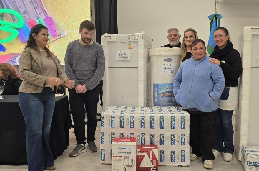 El Municipio de Ramallo entregó equipamiento a escuelas y jardines