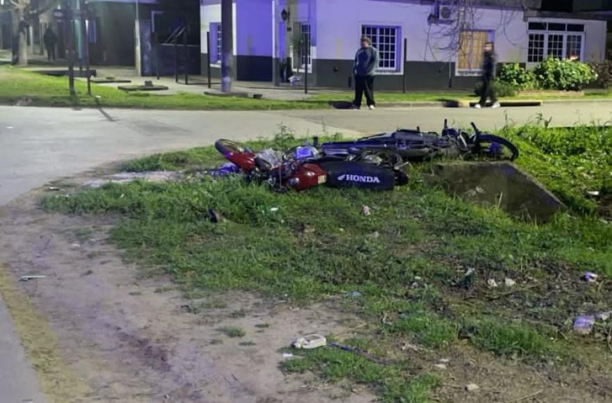 Cuatro heridos tras el choque entre dos motos en Ramallo