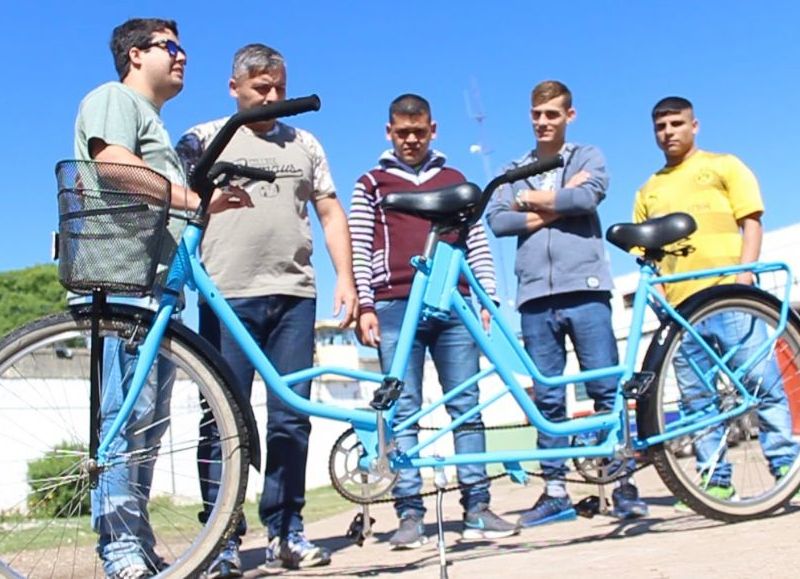 La entrega de la bicicleta adaptada fue en la Unidad 3, dependiente del Servicio Penitenciario Bonaerense