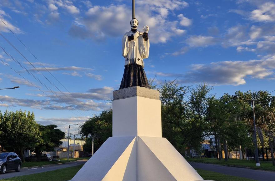 La celebración combina fe, tradición y el vínculo histórico de Ramallo con el río Paraná.