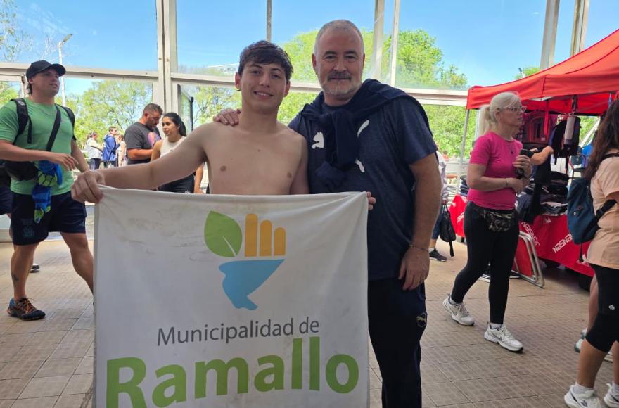 El intendente Poletti acompañó a la delegación.