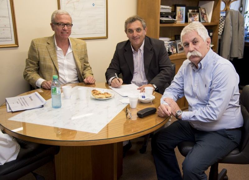 Marcelo Pacifico mantuvo una  reunión con Armando Lenguitti y Roberto Zucarelli, presidente de CELP.