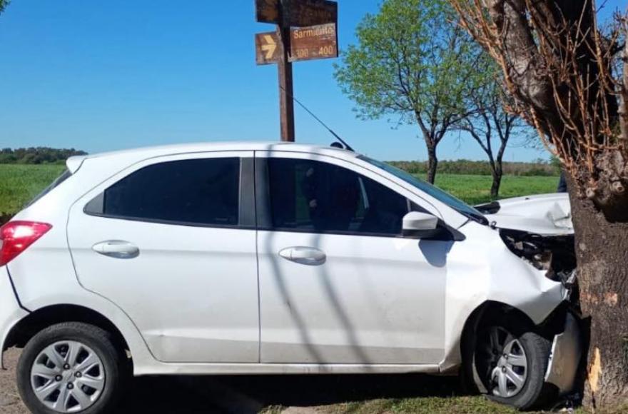 El vehículo involucrado fue un Ford Ka de color blanco conducido por una mujer de 38 años.