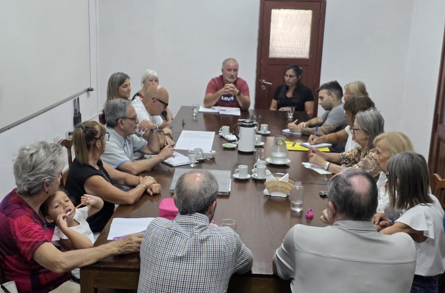 Poletti recibió a las autoridades sanitarias.