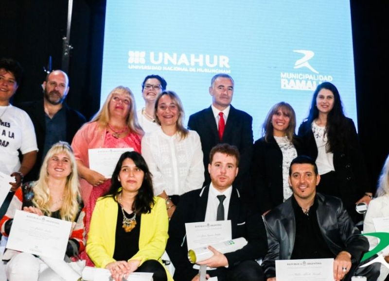 Los primeros estudiantes universitarios que cursaron su carrera íntegramente en Ramallo.