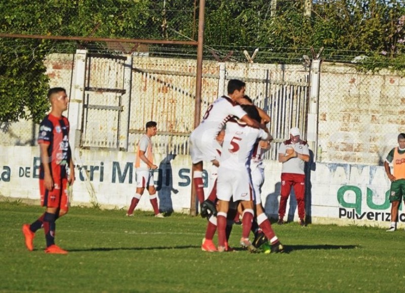 Fue 1 a 0 con gol de Franco Coronel.