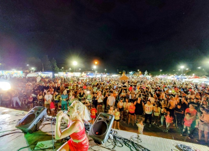 Según informaron desde el municipio, más de 9 mil personas participaron del evento, que se dividió en la noche del sábado y domingo.
