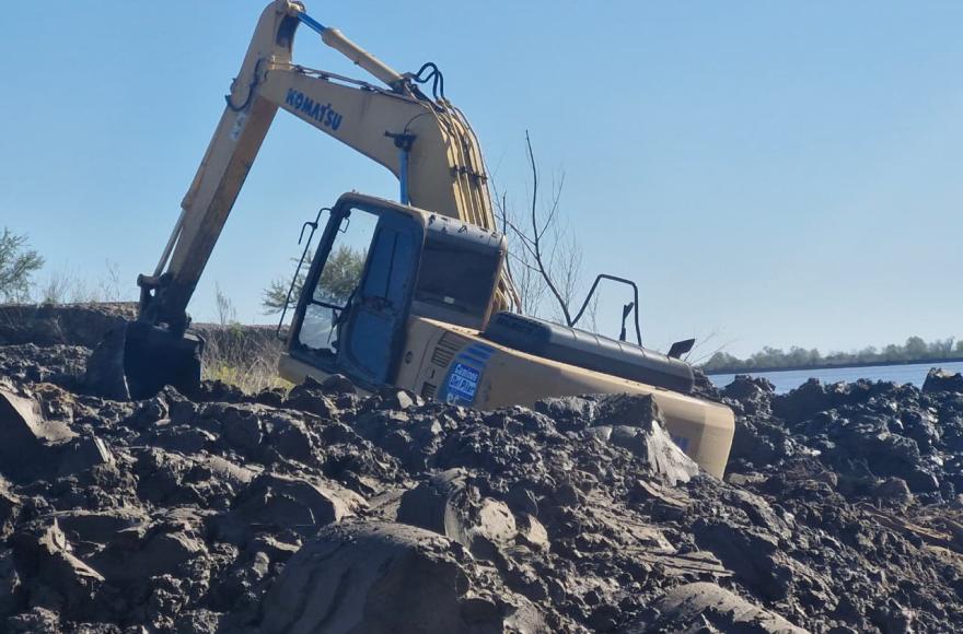 Hay trabajos en zona de costa en donde se construye la caleta para los pescadores artesanales del distrito.