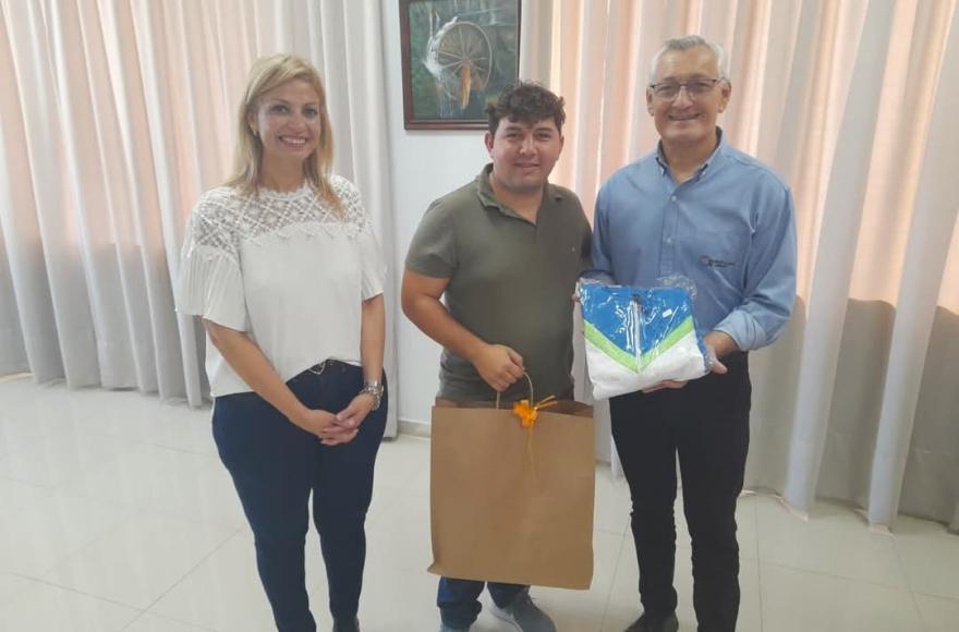 La delegación fue recibida por el intendente Ramón Arrúa, la directora de Cultura y Turismo y la presidente del Concejo Deliberante.