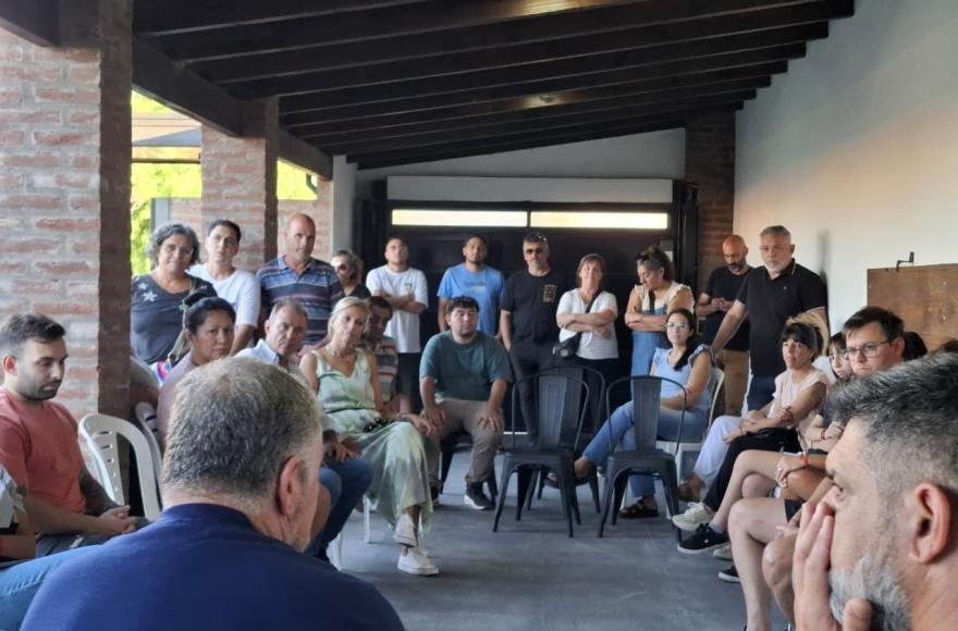 Poletti se reunió con vecinos de Villa Ramallo
