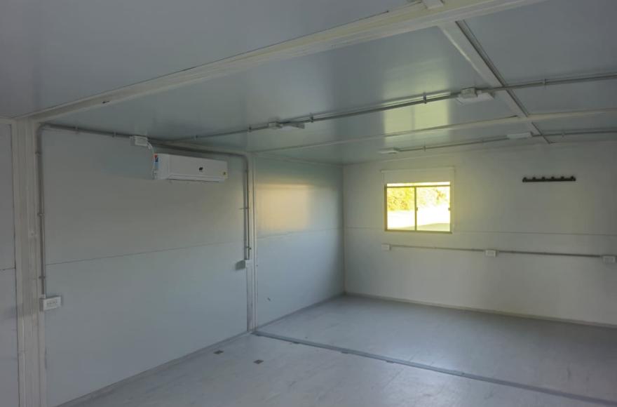 Los módulos cuentan con aire acondicionado y todas las comodidades necesarias.