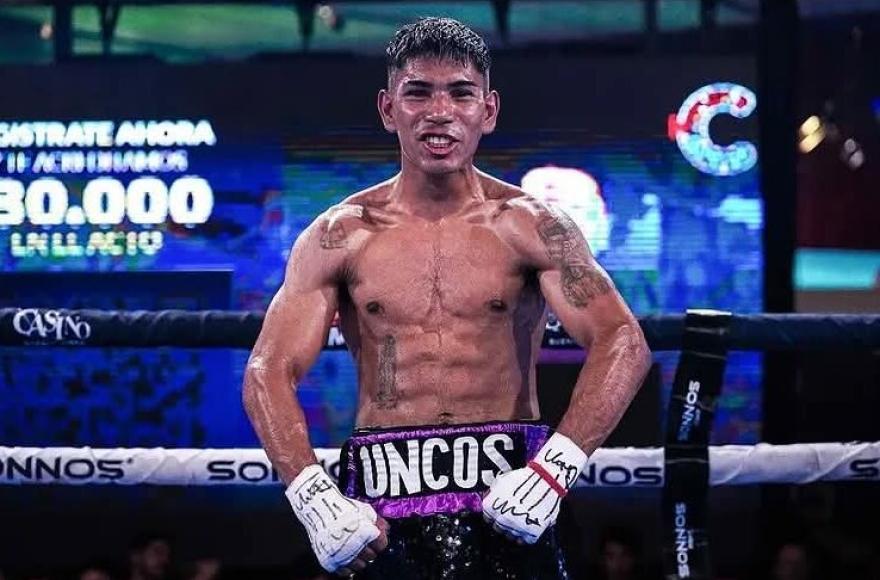 El ramallense Juan Cruz Uncos pelea por el título latino superpluma