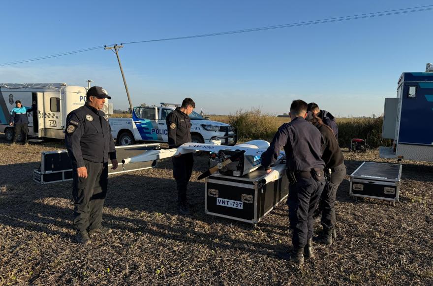 Los drones tienen la capacidad de recorrer 10 hectáreas continuas y transmiten en tiempo real las imágenes 360 grados captadas por sus cámaras diurna y nocturna.