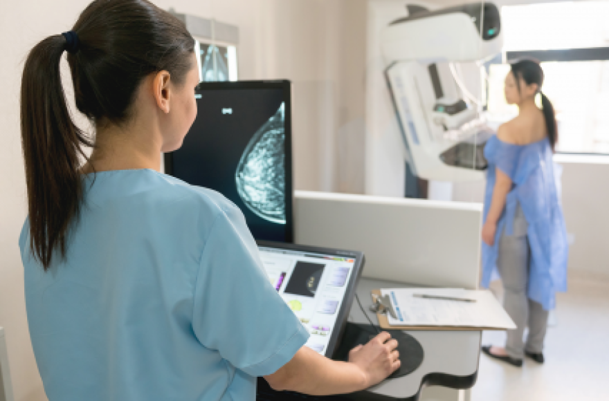 La iniciativa busca facilitar el acceso a un estudio clave en la lucha contra el cáncer de mama.