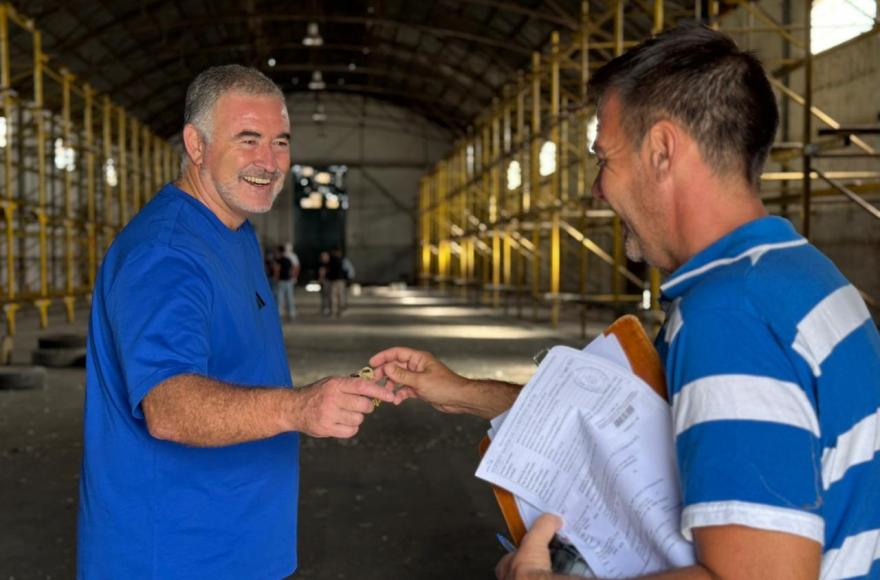 Autoridades judiciales hicieron entrega de las llaves a Poletti.