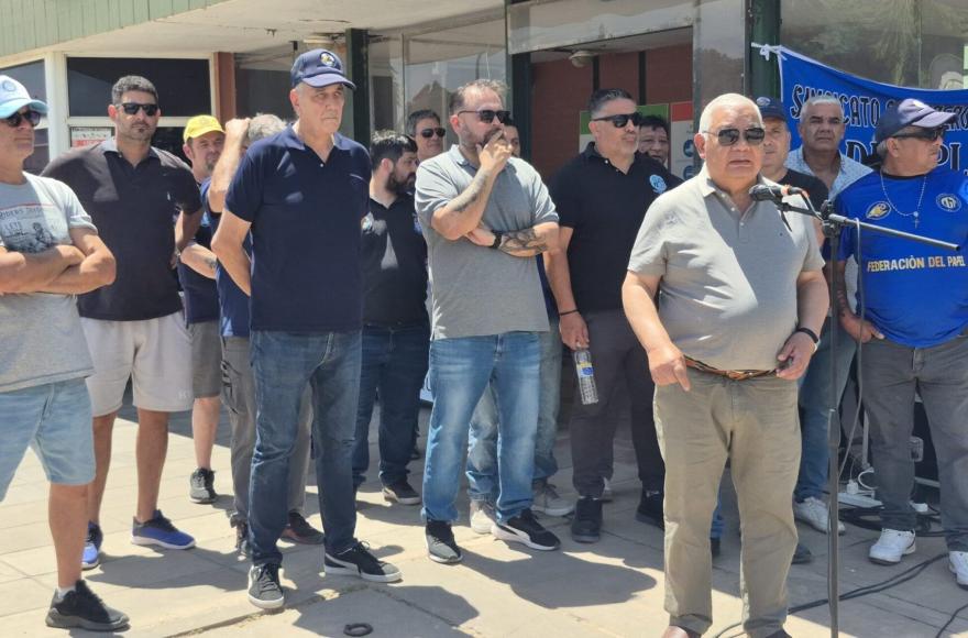 Continúa el conflicto en Fiplasto.