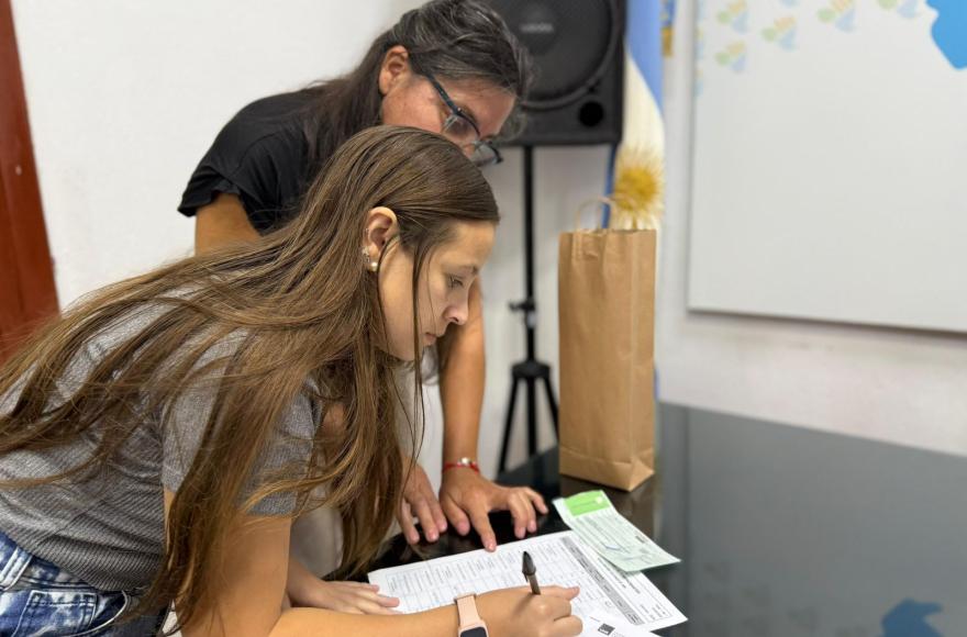Haedo defendió las becas para estudiantes de medicina y destacó su carácter estratégico