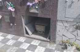 Denuncian abandono del cementerio municipal