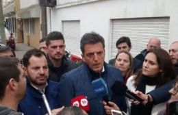 En plena campaña, Massa pasó por San Nicolás