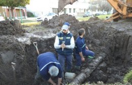 Destacan la labor de trabajadores de Obras Sanitarias en el restablecimiento del suministro de agua