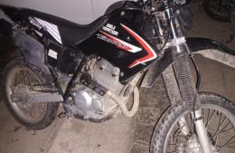 Abandon&oacute; la moto y huy&oacute;: intervino la polic&iacute;a en Villa Ramallo