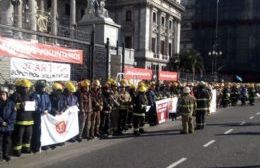 Los Bomberos Voluntarios de Ramallo llevaron su reclamo al Congreso