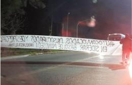 Despedidos de Siderar cortaron el ingreso a la planta