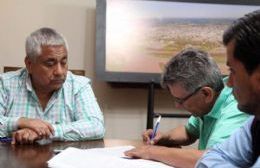 Firman contrato para la realización de obras de desagüe pluvial en San Pedro