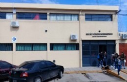 Roban una moto frente a la Escuela Media N° 1