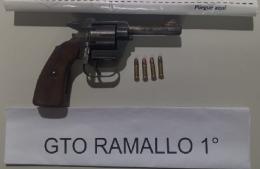 Secuestran un arma de fuego en operativo por robo