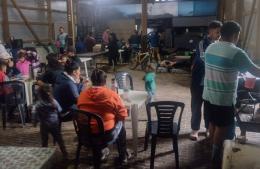 Un grupo de familias desalojadas se instaló en los galpones de la Estación