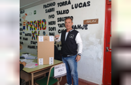 Votan los candidatos