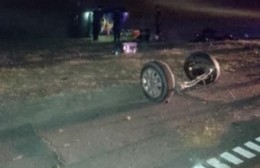 Auto se cruzó de carril en la autopista