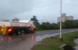 El temporal dejó calles anegadas y vecinos asistidos