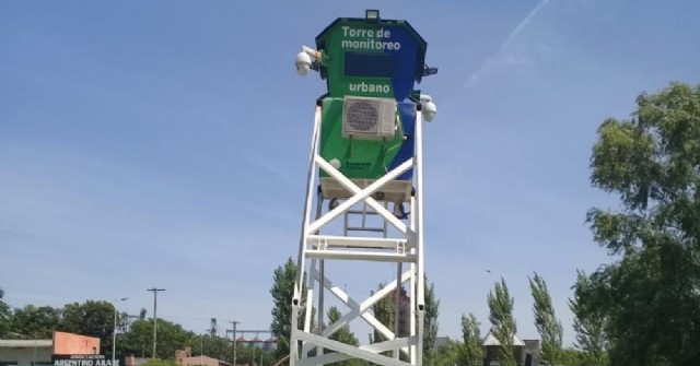 Instalan una torre de monitoreo en la playa