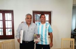 Salazar recibió al capitán del seleccionado de fútbol para no videntes