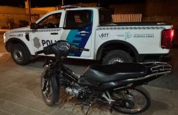 Recuperan motocicleta robada