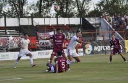 Defensores cay&oacute; en su visita a Pergamino