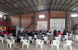 Capacitación en RCP brindada por los bomberos de Pérez Millán