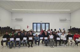 Casi 40 nuevos técnicos de fútbol recibieron sus certificados en Ramallo