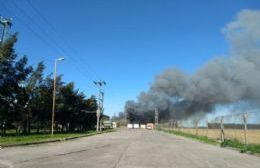 Incendio en un depósito de chatarra alarmó a Comirsa