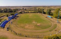 Roban cables de luminarias del Polideportivo Municipal