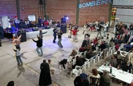 Gran convocatoria en la peña solidaria organizada por los Bomberos de Pérez Millán