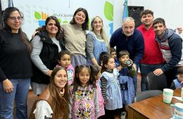 Los jardines 907 y 910 desayunaron con el intendente