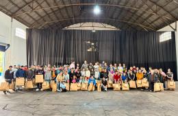 El programa “Acompañados” recibió indumentaria de trabajo