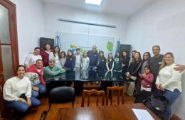 Poletti entregó un subsidio a la Escuela Primaria N° 5