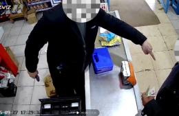 Pérez Millán: comerciante chino amenazó a supuesto ladrón