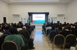 M&aacute;s de 200 estudiantes participaron de una nueva charla-debate
