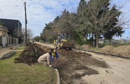 Continúa el trabajo de cordón cuneta en el barrio Defensores de Victoria